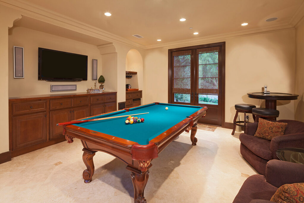 home entertainment room with billiards table